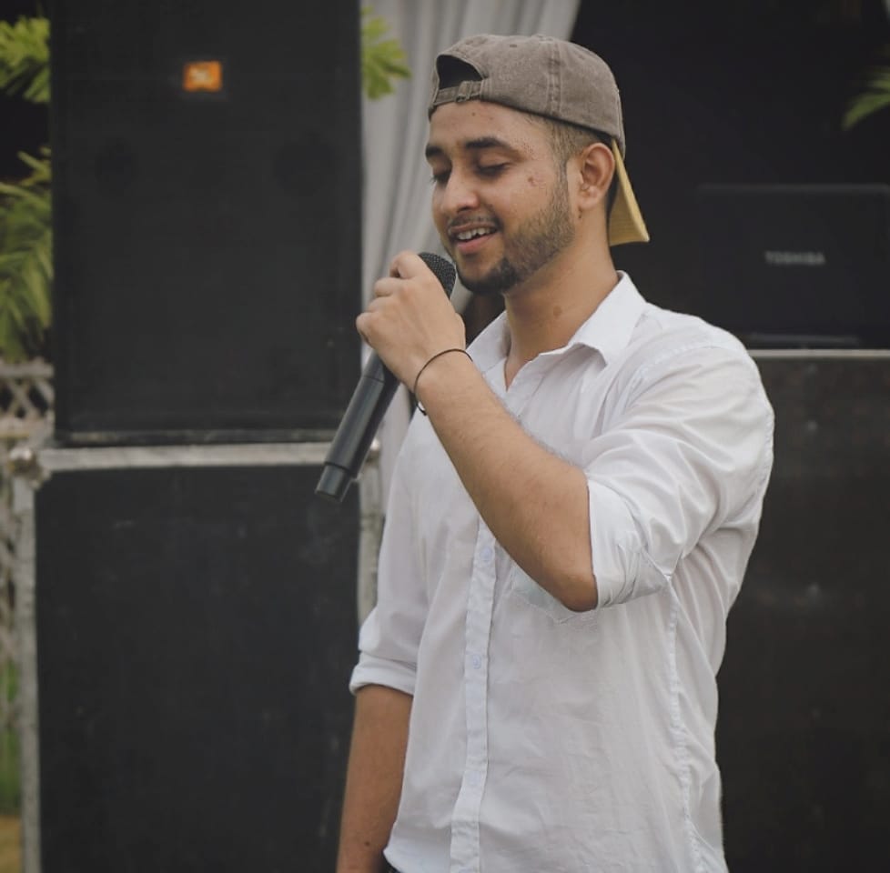 Photo of Azmi Live